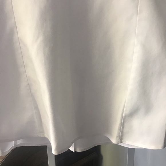 White Button-Up NO IRON Blouse - Picture 7 of 9